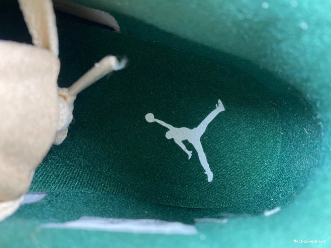 MaikeSneakers 4 AIR YEAR